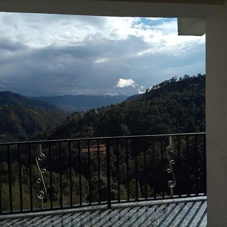 Thakur Homes- Couple And Family Friendly Homestay シムラー エクステリア 写真