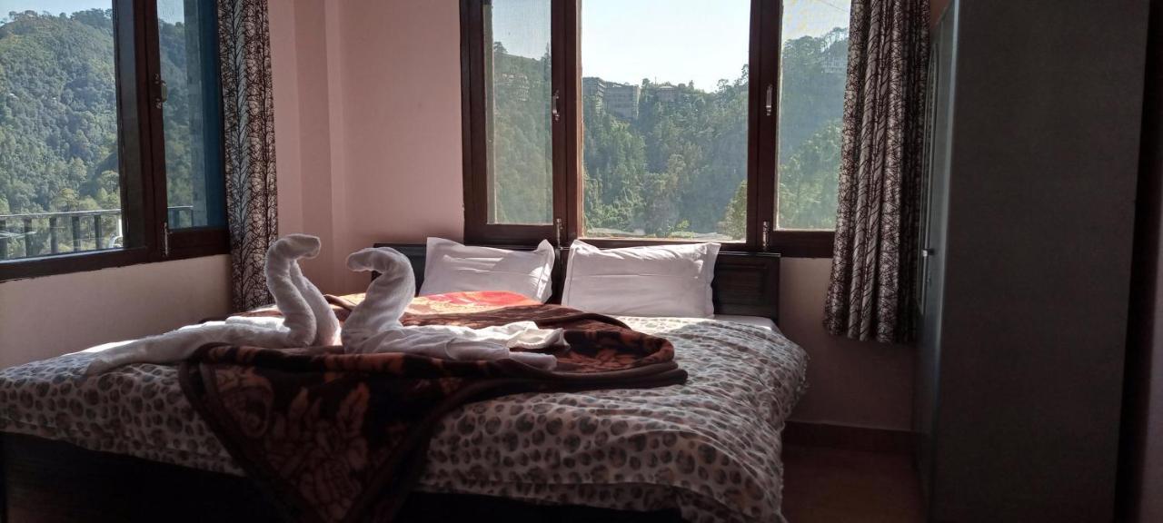 Thakur Homes- Couple And Family Friendly Homestay シムラー エクステリア 写真