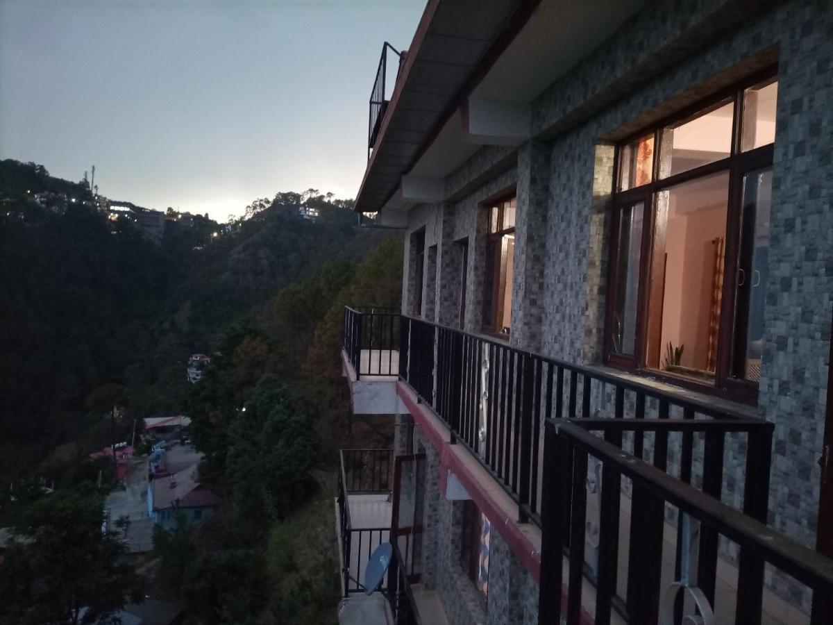Thakur Homes- Couple And Family Friendly Homestay シムラー エクステリア 写真