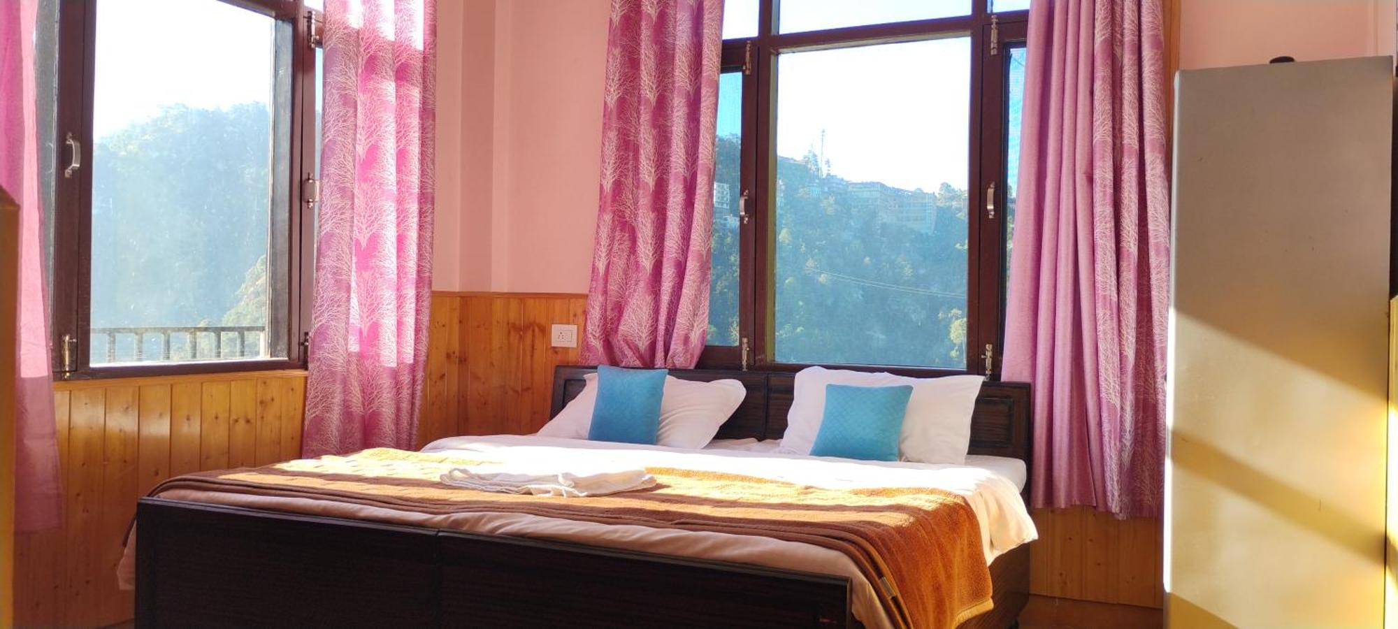 Thakur Homes- Couple And Family Friendly Homestay シムラー エクステリア 写真